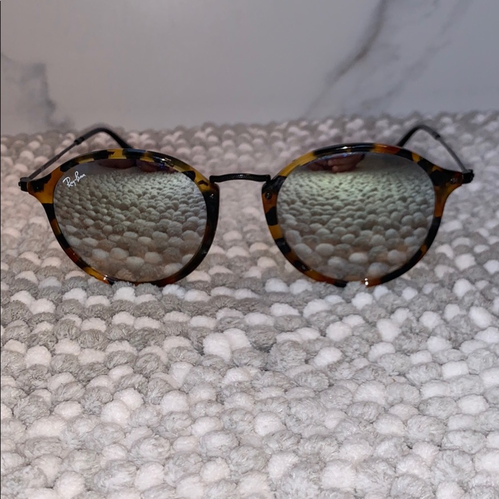 really cool authentic ray and with reflectors